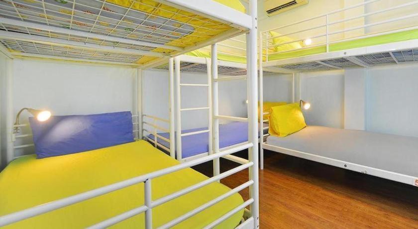 Vintage @ Clarke Quay Hostel Singapore